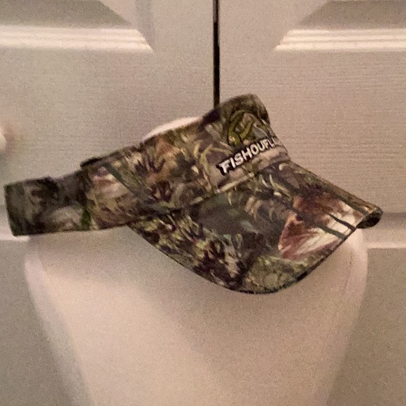 🎣NWT FUN Fishouflage Fishing Camo Visor Must Have For Every Fisherman or Women🎣 - Picture 7 of 8